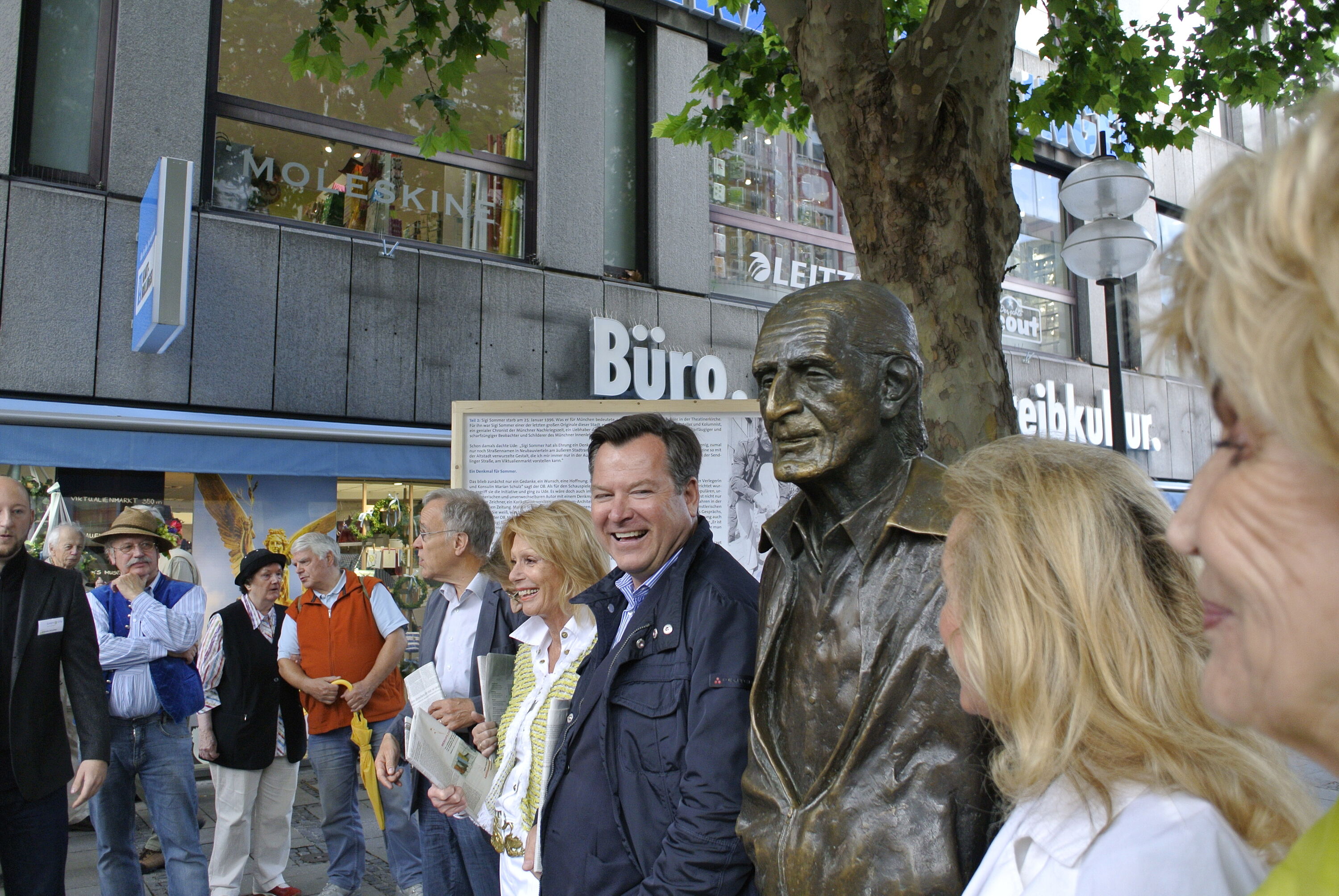 Der Poet aus Bronze und der Primus-Bürger: Josef Schmid
