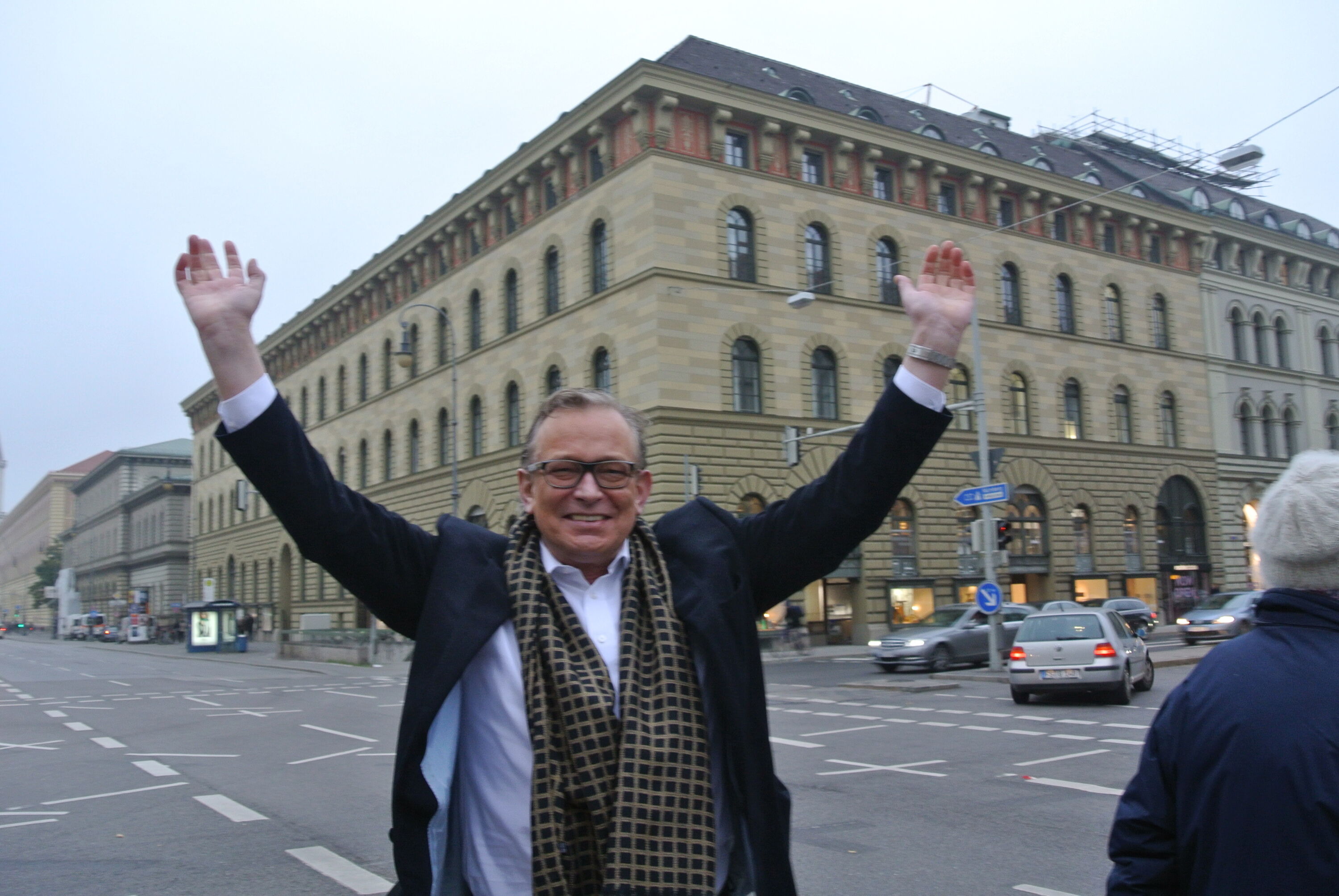 Liebling der Damen-Welt: Meister-Figaro Gerhard Meir.