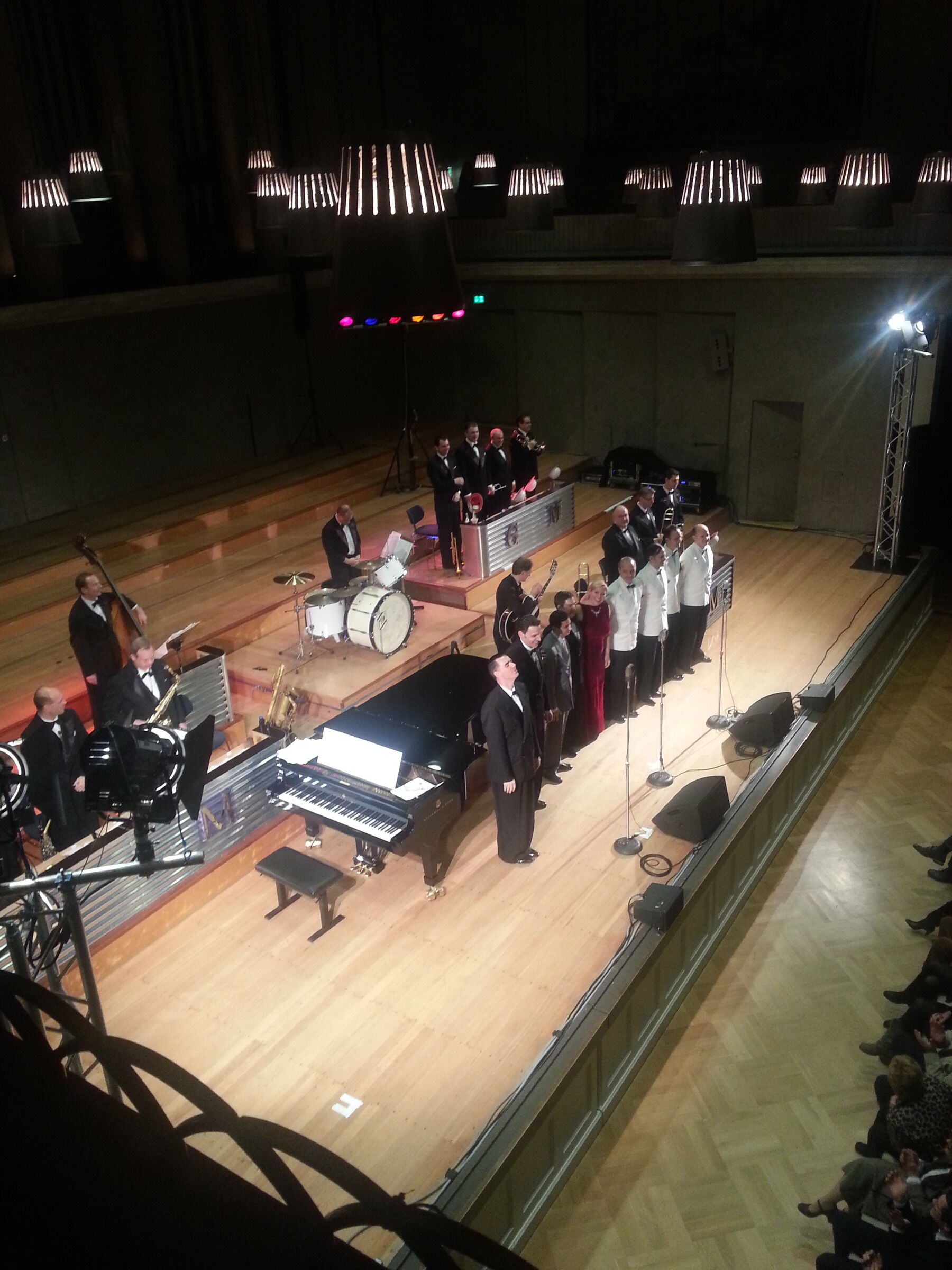 Glenn-Miller-Sound in Perfektion: Bandleader Andrej Hermlin "and his Swing Dance Orchestra" im Herkules-Saal in München.