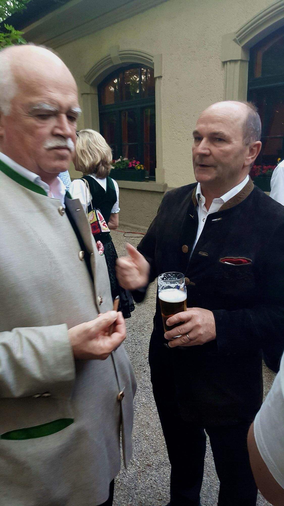 Entertainer-Gastronom Sepp Krätz (r.) und Peter Gauweiler.