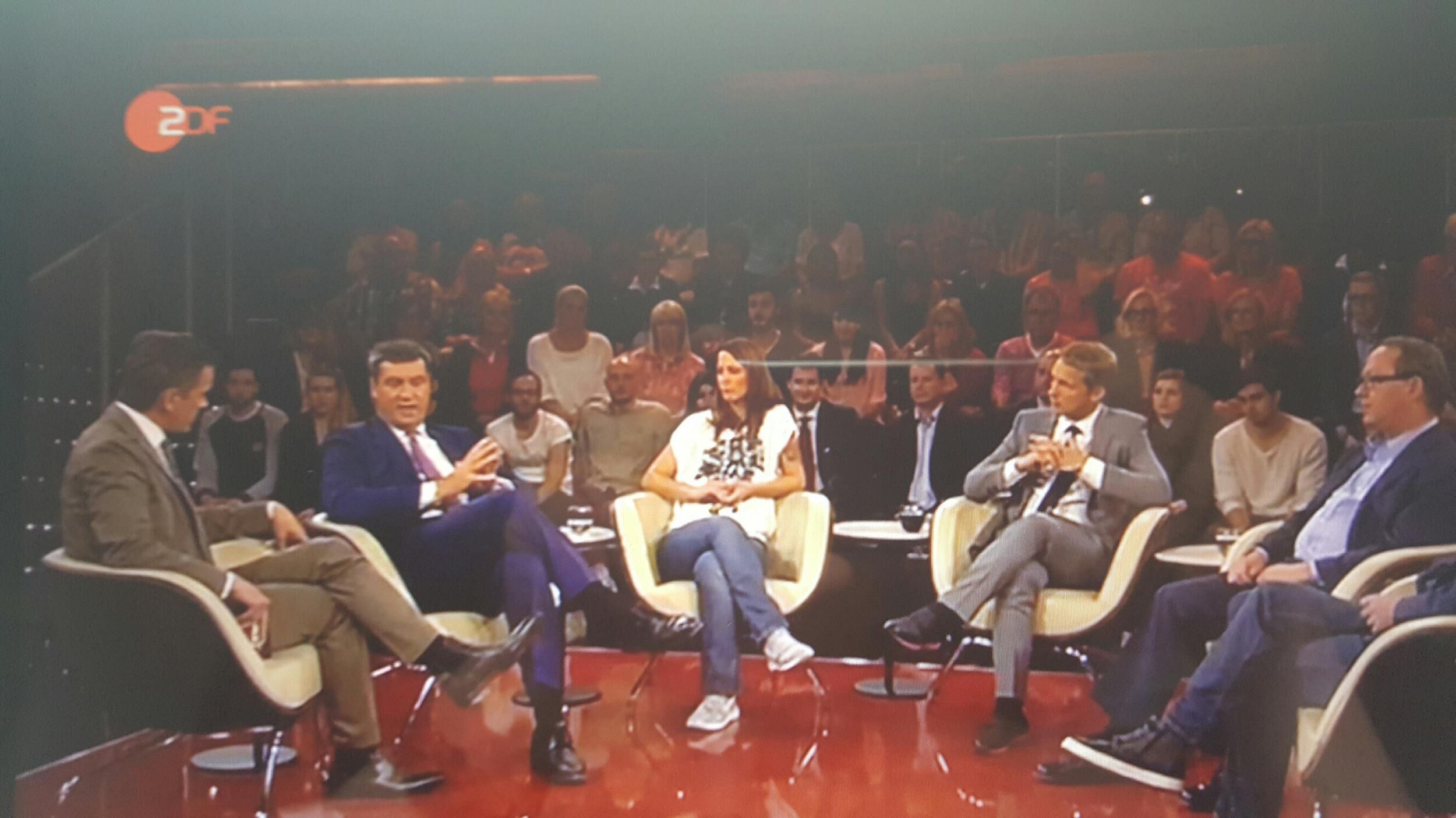 Deutschlands bestaussehender TV-Talker Markus Lanz (l.) mit seiner Runde in der Sendung vom 11. Juni 2015.