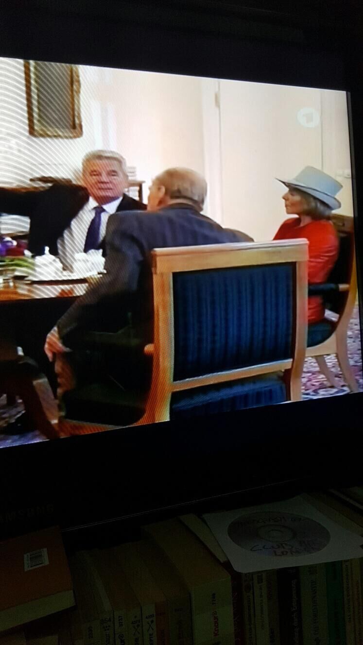 Beim Unter-Vier-Augen-Gespräch: Gauck, Prinz Philip und Daniela Schadt.