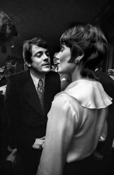 Damals gab es noch keine behördliche 1:50-Abstandspflicht: Herausgeber Anneliese Fiedmann, neuer Kolumnist Michael Graeter im Jahre 1970. Fotos:Heinz Gebhardt