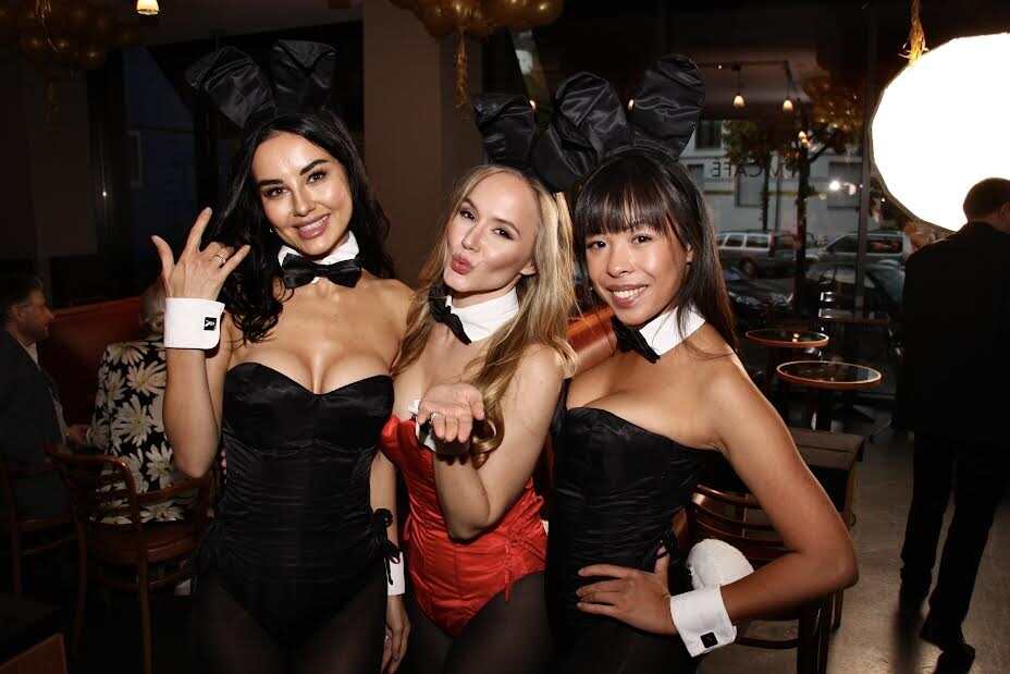Mitternachts-Überraschung: Bunnies vom "Playboy", die es immer noch in Berlin gibt.