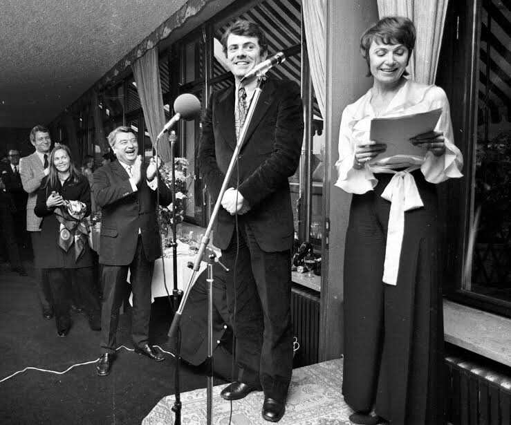 Debüt des neuen Kolumnisten im Jahre 1970: Verlegerin Anneliese Friedmann mit Michael Graeter, der "Hunter" Hannes Obermaier (l.) ablöste.